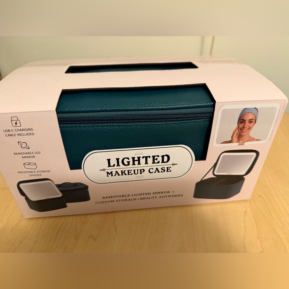 RealHer Lighted Makeup Case - Teal